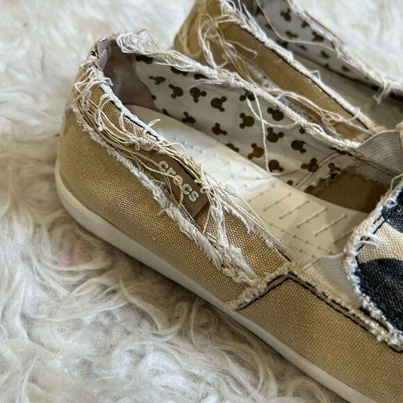 CROCS Mickey Mouse Disney Tan Canvas Slip On Loafer Flats Women’s 9 W - Picture 5 of 12